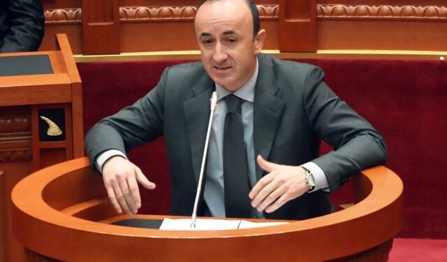 “Në Kuvend vjen era puro e hashash”, deputeti i PD: Kajmaku u kap me 20 kg, ngrini zërin!