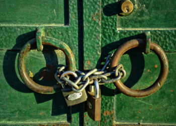 Investitorët e mëdhenj ikin nga Shqipëria, vijnë të vegjlit! Mbyllen 44 kompani me më shumë se 50 punonjës