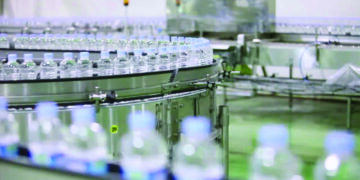 Prodhuesit e ujit, të shqetësuar nga shtrenjtimi i lëndëve të para