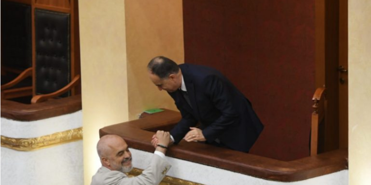 Presidenti, përkujdesja e Ramës për të sajdisur veten dhe të tjerët