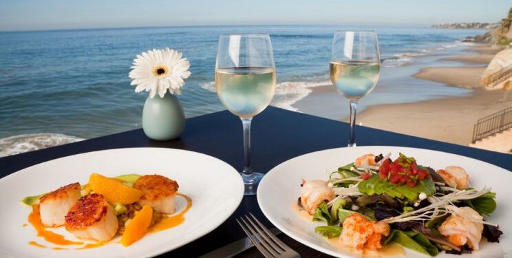 Çudira shqiptare/Restoranti faturon edhe muzikën live tek çmimi