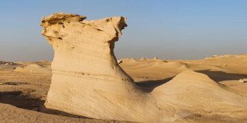 Dunat fosile të Abu Dhabi, një peisazh i bukur i ngrirë i krijuar nga ndryshimet klimatike