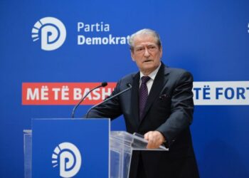Propozimi i PS-së/Berisha thirrje Metës: Mos e lejo, po shkelet Kushtetuta