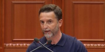 “Maskarenj, po talleni me gjakun e mundin e bujkut”, Braçe nuk lë gjë pa thënë në Kuvend