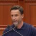“Maskarenj, po talleni me gjakun e mundin e bujkut”, Braçe nuk lë gjë pa thënë në Kuvend