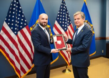 Gledis Nano takohet me kreun e FBI-së