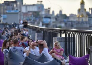 Raportim nga Kievi/ “Njerëzit po përpiqen të kthehen në një formë normaliteti”