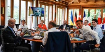 Udhëheqësit e G7 zotohen të mbështesin Ukrainën “për aq kohë sa duhet”