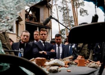 Macron: Ukraina duhet të rezistojë dhe të fitojë