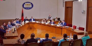 Komisioni i Reformës Zgjedhore/ Fatmir Mediu bën propozimin e rëndësishëm