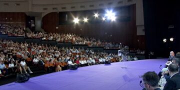 Të gjithë kundër korrupsionit, po kush dreqin e bën korrupsionin?