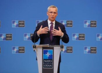 Stoltenberg: NATO do të vazhdojë të furnizojë Ukrainën me a*më të rënda