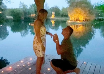 Do i propozonte për fejesë, unaza i bie në liqen (VIDEO)