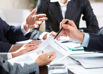 2021, paga në sektorin publik ishte 24% më e lartë se në atë privat