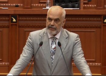 “Kemi çmimin më të lartë të naftës”/Rama: Bordi në kushte normale është komunist, në kohë krize na ndihmon