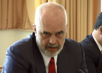 Ironia e Ramës në Prishtinë: “Ishte një qen aty që lehte, ngjante me ata që fusin xixa mes meje e Albinit”