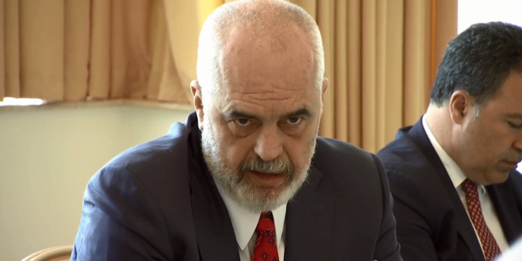 Ironia e Ramës në Prishtinë: “Ishte një qen aty që lehte, ngjante me ata që fusin xixa mes meje e Albinit”