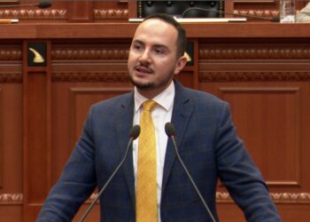 Salianji sulmon qeverinë: S’keni hallin e qytetarëve, paratë u’a jepni një grupi oligarkësh