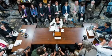 Seancat dëgjimore të 6 janarit: Ish-ndihmësja përshkruan një pamje shkatërruese të Trump