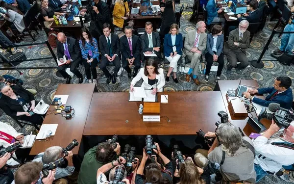 Seancat dëgjimore të 6 janarit: Ish-ndihmësja përshkruan një pamje shkatërruese të Trump