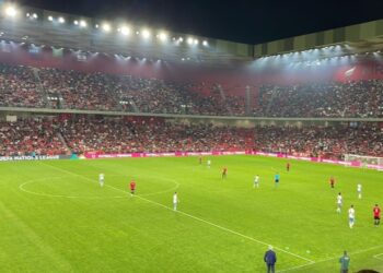 Kreut të FSHF-së i ndodh e papritura me makinën pas ndeshjes (VIDEO)