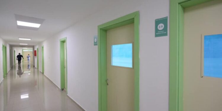 29-vjeçari vjedh portën e spitalit të Sarandës