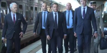 Macron: Vizita në Kiev është “mesazh i unitetit evropian”