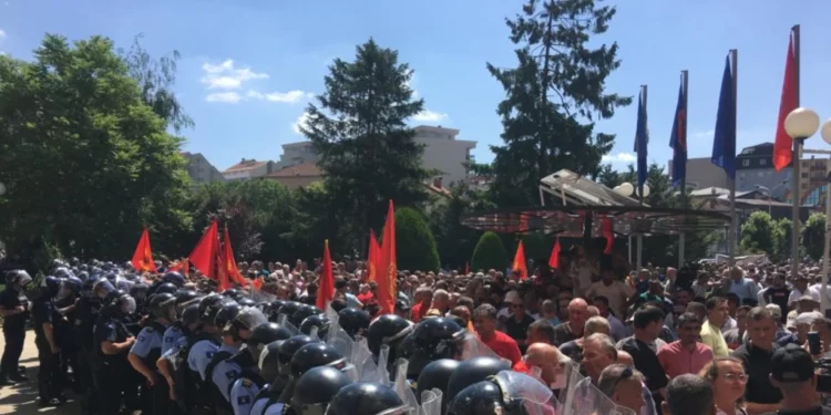 Veteranët e luftës kërkojnë rritje të pensioneve