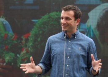 Veliaj jep lajmin e mirë: Nga shtatori merr fund njëherë e mirë mësimi me turne