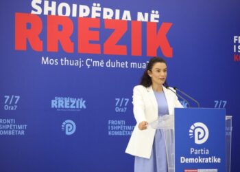 Debati me gazetarin/PD-Ramës: Hiq dorë nga konferencat për shtyp, nuk kontrollon dot veten