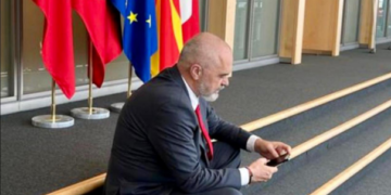 Rama ulet në shkallët e KE-së pas hapjes së negociatave