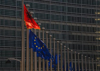 Rruga është e gjatë, përfitimet dhe detyrimet nga hapja e negociatave me BE-në