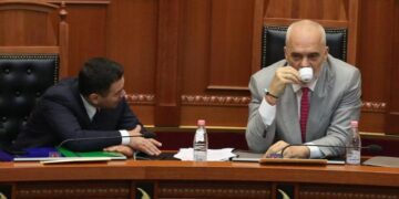 Mbi “harenë” publike për shkarkimin e Arben Ahmetajt!