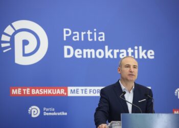 Ulet me 2 lekë çmimi i naftës/PD: Bordi i Transparencës, bashkëpunëtor në vjedhje