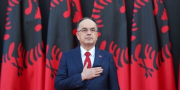 Begaj dekreton shkarkimin e Ahmetajt dhe emërimin e Ballukut