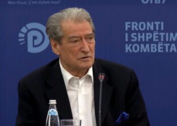 “Rama abuzon me dinjitetin e shqiptarëve”, thirrja e Berishës një ditë para protestës