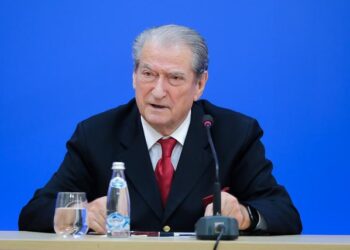 Pas shpalljes “non grata”, do largohet nga PD-ja? Berisha: Po nderoj demokratët, po l*ftoj për dinjitetin e shqiptarëve