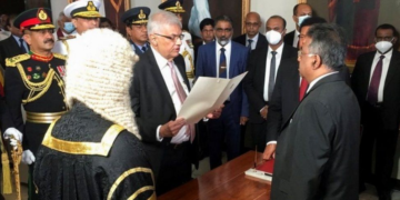 Kryeministri i Sri Lankës betohet si president, qytetarët: Nëse s’marrim ushqime e ilaçe do dalim në rrugë