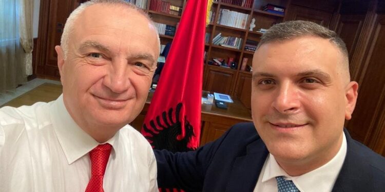 “Politikani i lartë I.M, bashkëpunëtor i Sigurimit të Shtetit”, zëdhënësi i Metës: Latë nam, hapni çdo dosje!