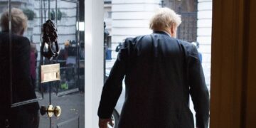 Nis jozyrtarisht gara për zëvendësimin e Johnsonit