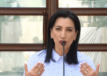 Rriten me 6% pagat e mësuesve/Kushi: Përfitojnë edhe punonjësit e shërbimit psiko-socialë dhe oficerët e sigurisë