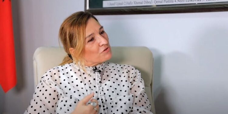 Një tjetër gazetar për “riedukim”/Flutura Açka shpërthen e revoltuar ndaj Ramës