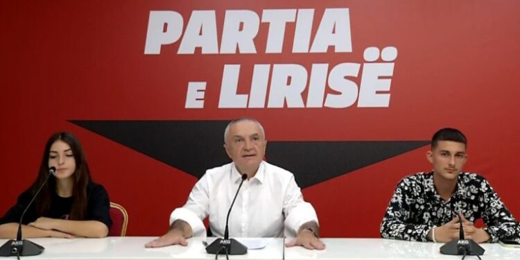 “Shqipëria në drejtim të gabuar”, Meta: Koha për të përveshur mëngët