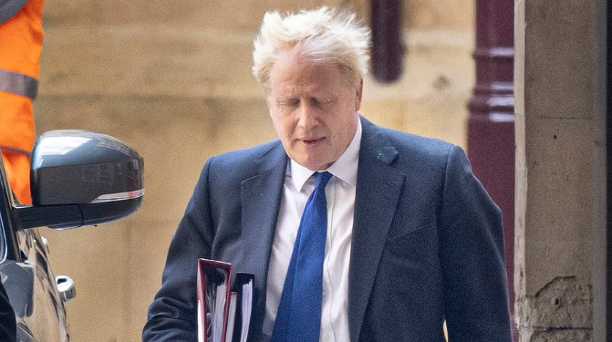 “Të largohet menjëherë!”/Shkëlqimi dhe rënia e Boris Johnson