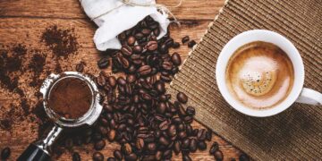 Pesë mënyra të habitshme se si ndikon kafeja në sjelljen tonë
