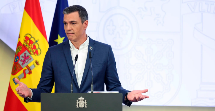 Kryeministri i Spanjës-zyrtarëve: Hiqni kravatat, mos përdorni kondicionerin