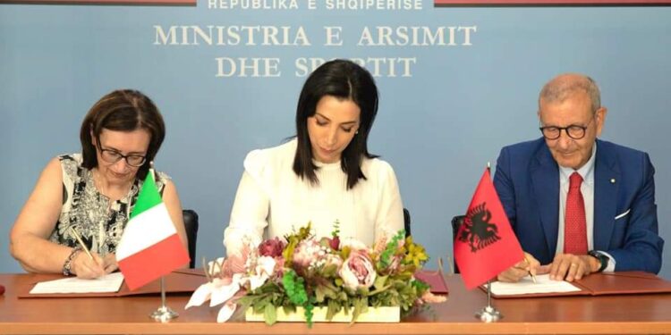 Marrëveshja me universitetin e Barit/Kushi: Rrisim kontributin në zhvillimin ekonomik dhe social të vendit