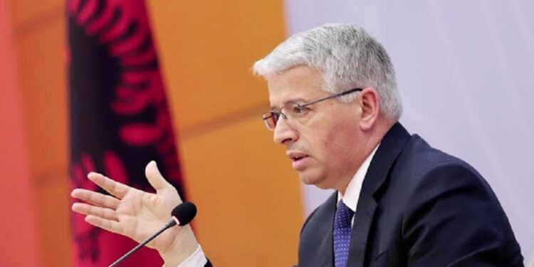 Lleshaj: Oligarkët kanë në dorë pasurinë kombëtare