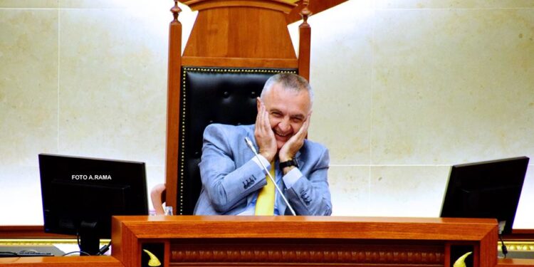 Enigma e email-it që zbuloi identitetin e Ilir Metës si “bashkëpunëtor Sigurimi”