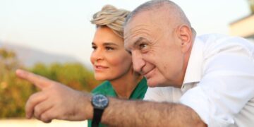 Një ditë pas largimit si President, Meta del me mesazhin e koduar